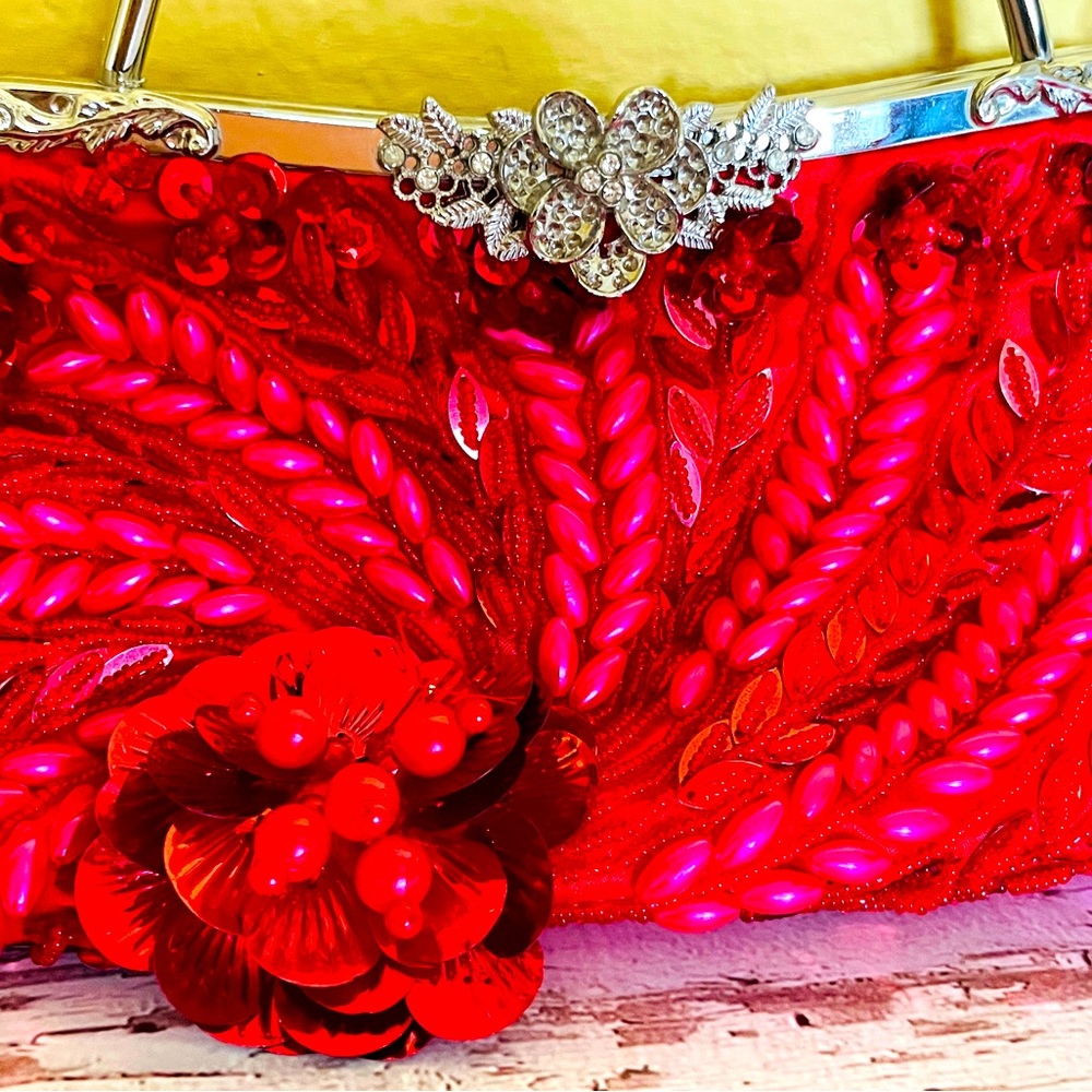 Beautiful party wedding clutch